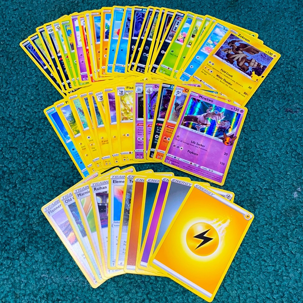 POKÉMON CARD LOT
